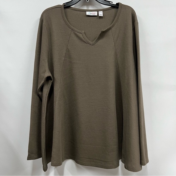 Waffle knit xl split v-neck swing top - Picture 1 of 12